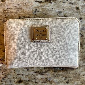 Dooney & Bourke wallet